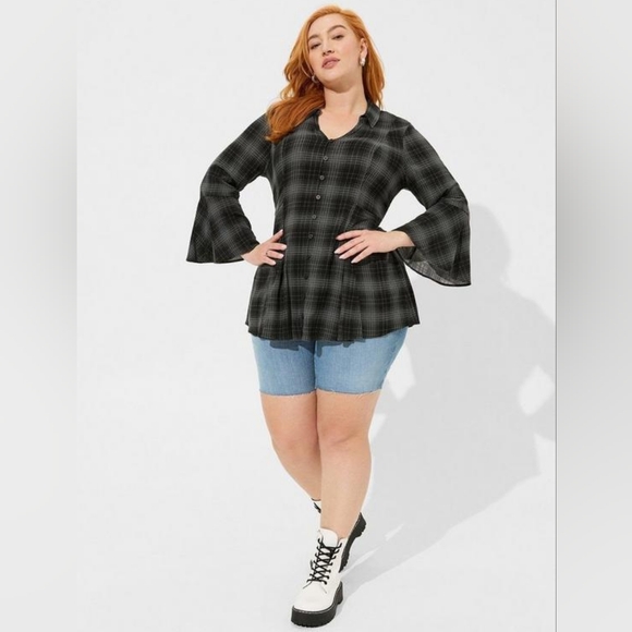 Torrid Fit And Flare Rayon Slub Button-Front Top Size 2 - Picture 5 of 6